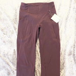 Lululemon Time to Sweat Crop 18”